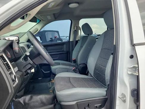 Used 2019 RAM 1500 4x4 Crew Cab Classic image 12