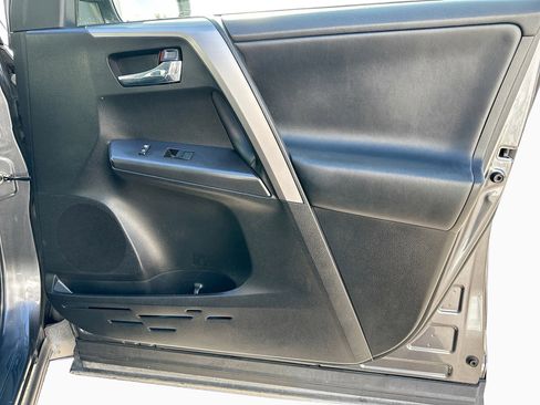 Used 2016 Toyota RAV4 XLE image 31