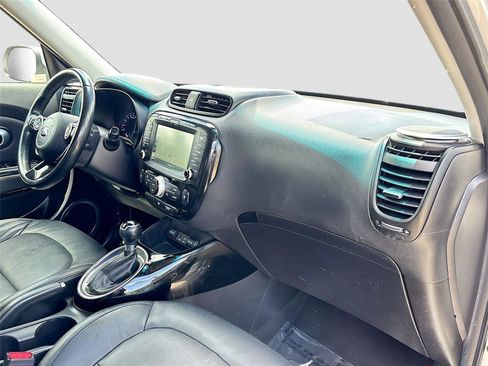 Used 2016 Kia Soul ! w/ Premium Package FWD image 28