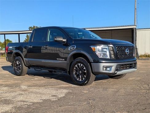 Used 2017 Nissan Titan PRO-4X image 2
