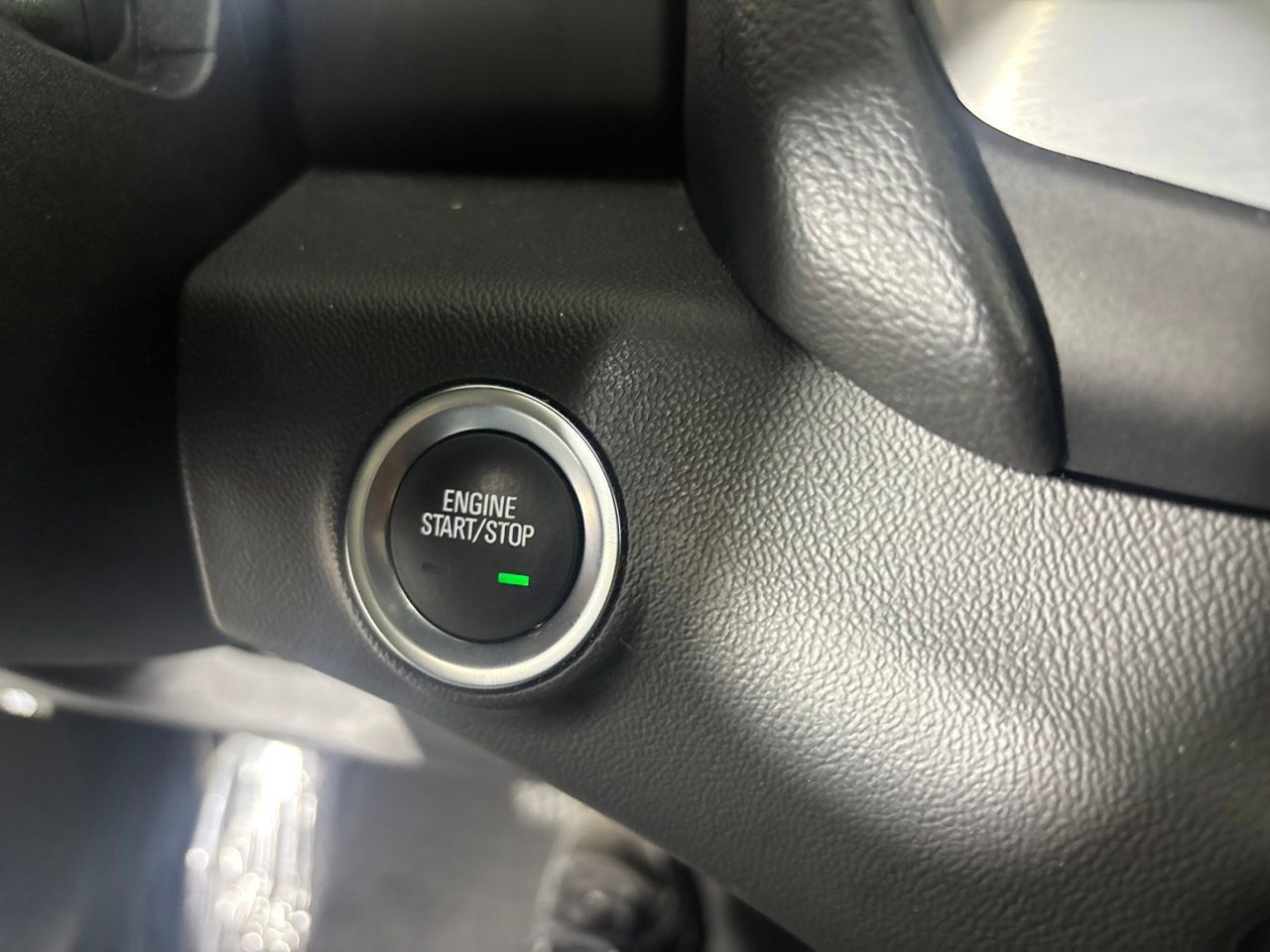 Used 2023 GMC Terrain SLT w/ Infotainment Package II AWD/4WD image 25