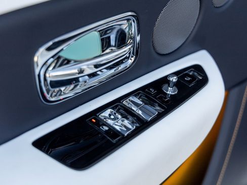 Used 2024 Rolls-Royce Cullinan Black Badge image 22