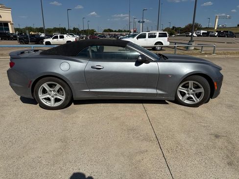 Used 2020 Chevrolet Camaro LT RWD image 15