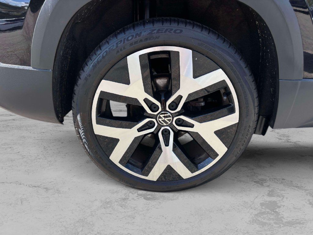 Used 2023 Volkswagen Taos SEL AWD/4WD image 34
