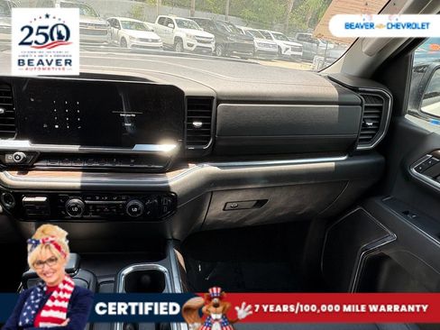 Used 2024 Chevrolet Silverado 1500 RST AWD/4WD image 17