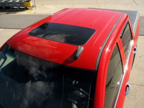 Used 2018 GMC Sierra 1500 SLT w/ SLT Premium Package image 16