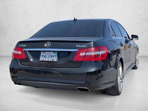 Used 2013 Mercedes-Benz E 550 4MATIC Sedan image 5