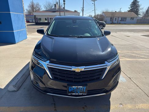 Used 2023 Chevrolet Equinox LT image 3