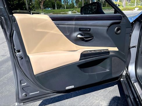 Used 2021 Lexus ES 300h w/ Premium Package FWD image 20