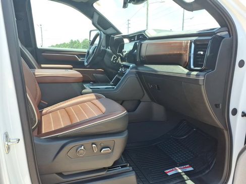 Used 2025 GMC Sierra 2500 Denali Ultimate AWD/4WD image 12