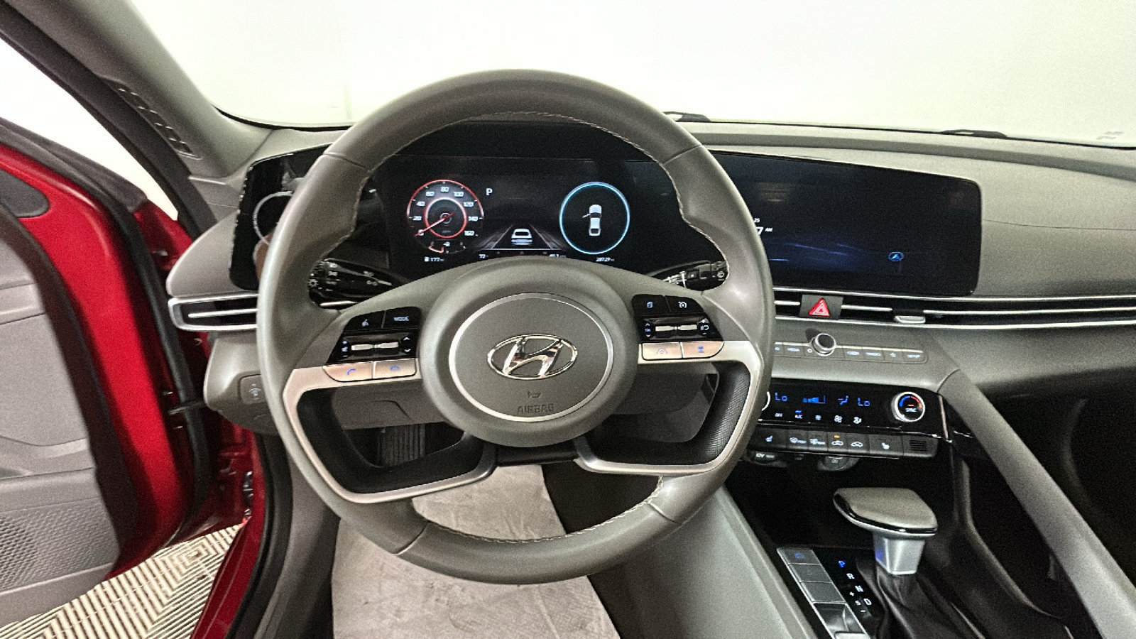 Used 2023 Hyundai Elantra SEL w/ Convenience Package FWD image 17