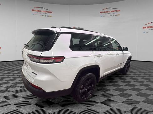 Used 2025 Jeep Grand Cherokee L Limited w/ Black Appearance Package image 7