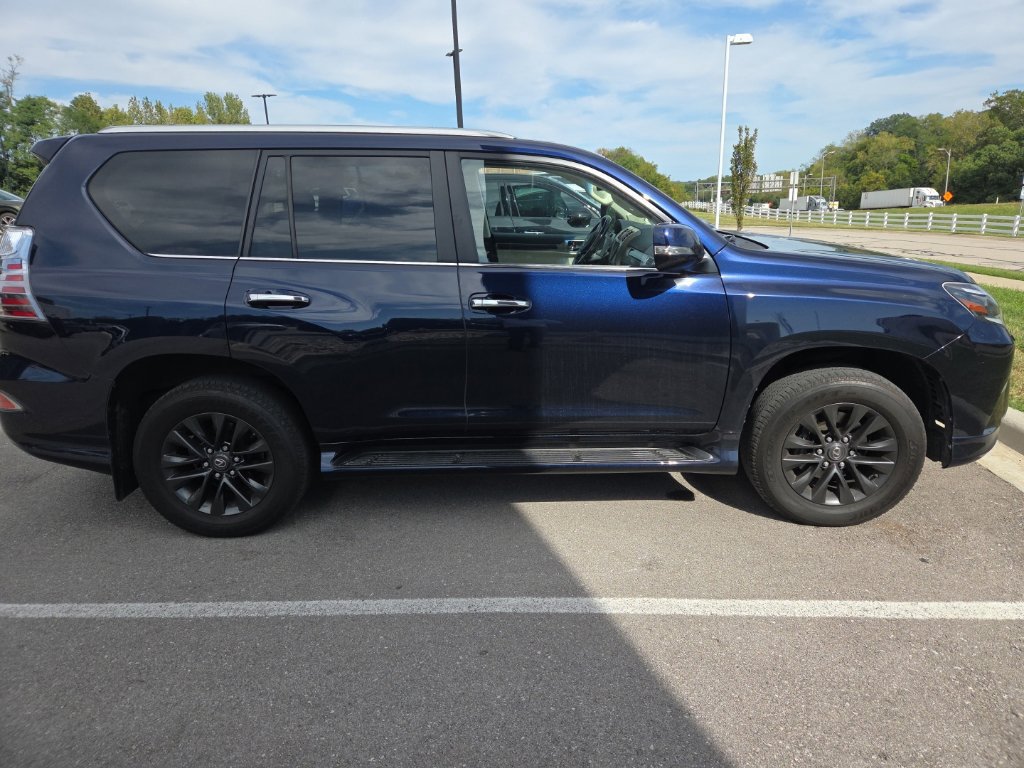 Used 2021 Lexus GX 460 Premium w/ Premium Package AWD/4WD image 4
