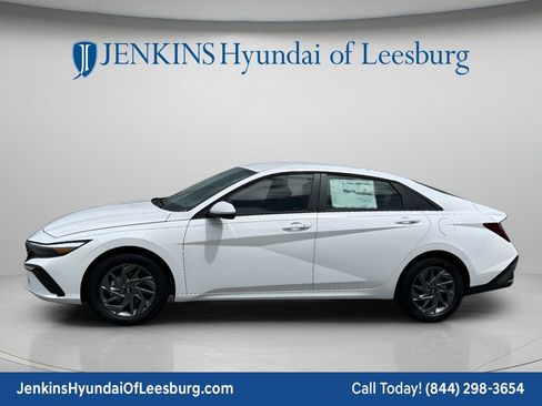 New 2026 Hyundai Elantra Hybrid FWD image 10