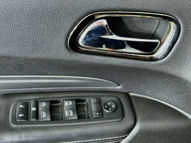 Used 2018 Dodge Durango SRT w/ Technology Group AWD/4WD image 19