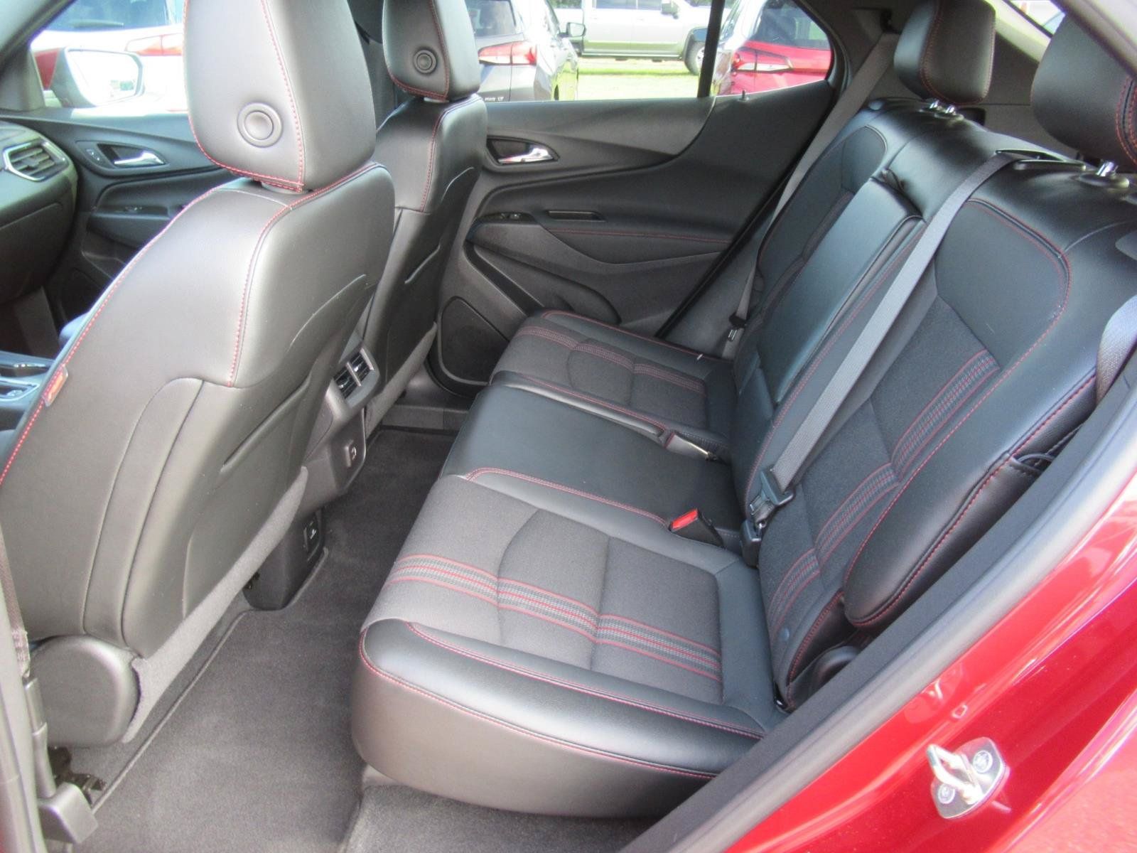 Certified 2023 Chevrolet Equinox RS FWD image 34