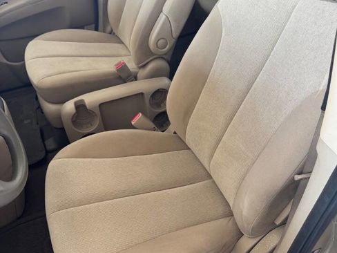 Used 2010 Kia Sedona LX w/ PWR Pkg image 15