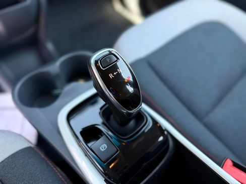Used 2020 Chevrolet Bolt LT FWD image 37