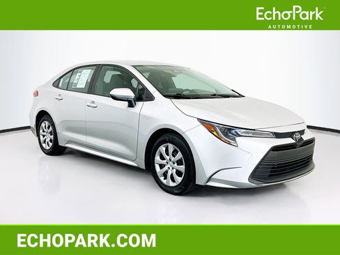 Used 2024 Toyota Corolla LE FWD image 1