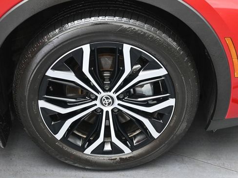 Used 2024 Toyota Crown Limited image 29