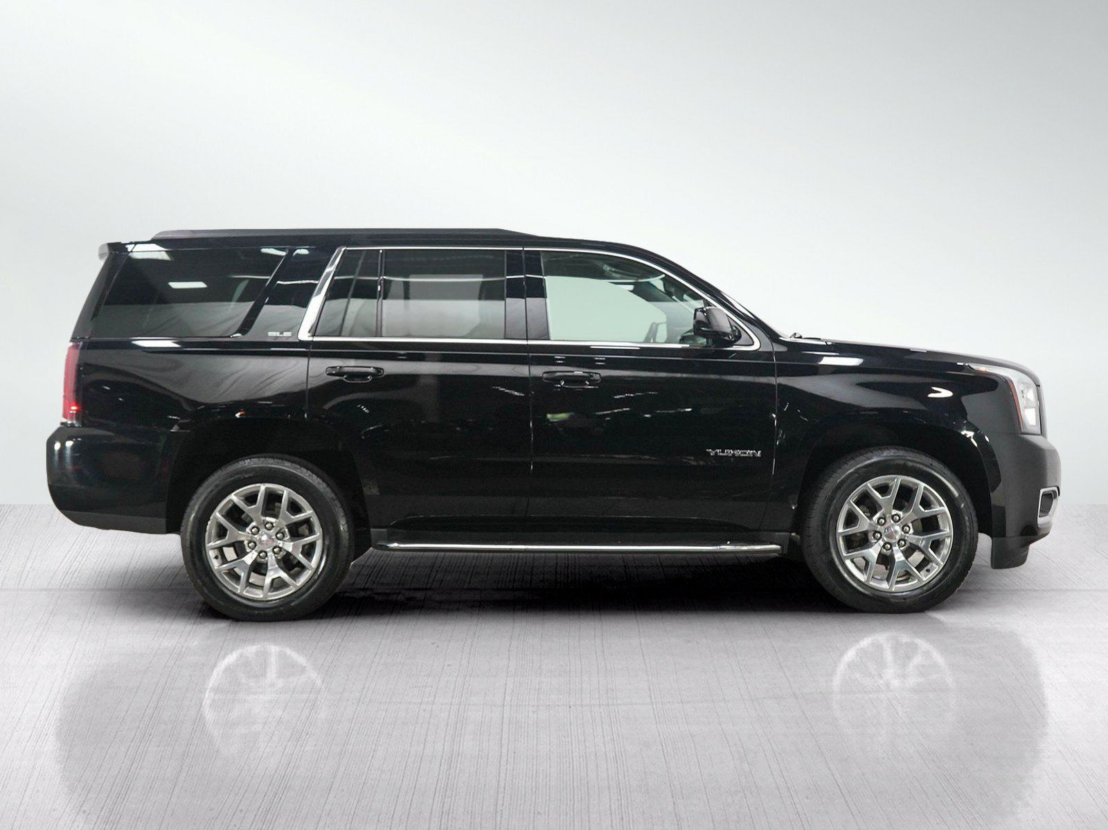 Used 2018 GMC Yukon SLE w/ SLE Value Package AWD/4WD image 6