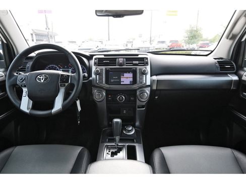 Used 2018 Toyota 4Runner SR5 Premium AWD/4WD image 11