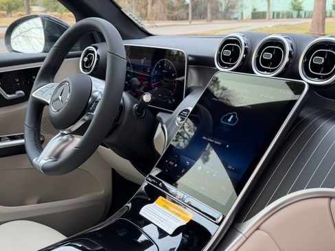 New 2026 Mercedes-Benz GLC 300 4MATIC image 19