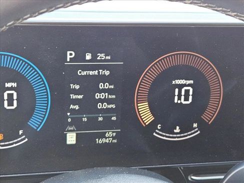 Certified 2025 Hyundai Kona SEL image 12