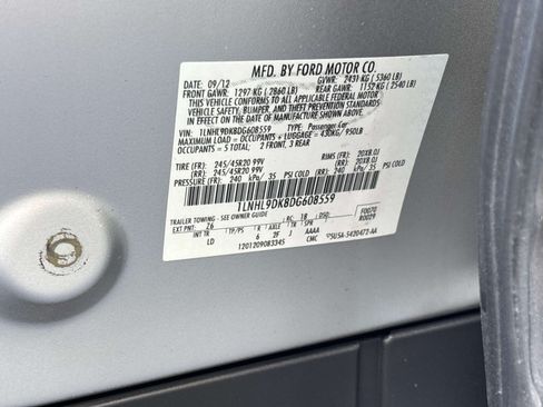 Used 2013 Lincoln MKS FWD image 30