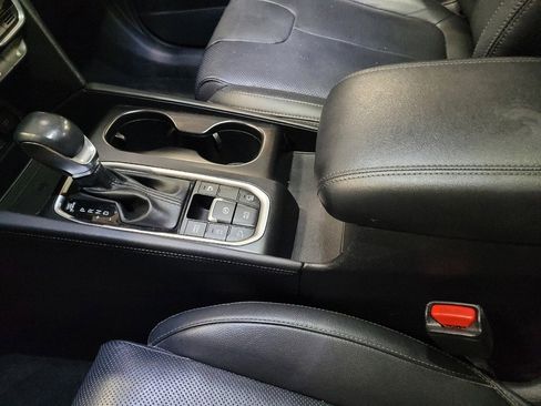 Used 2020 Hyundai Santa Fe Limited w/ Cargo Package image 26