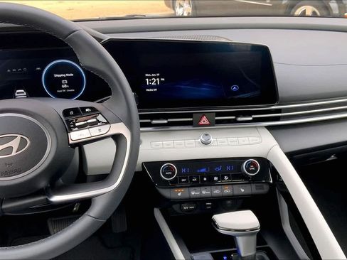 New 2026 Hyundai Elantra Limited FWD image 6