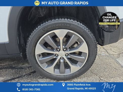 Used 2021 Jeep Cherokee Limited w/ Elite Package AWD/4WD image 30