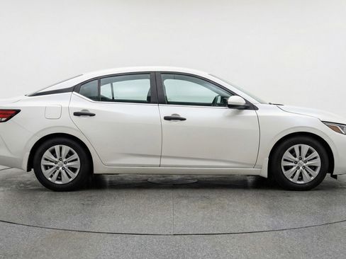 Used 2025 Nissan Sentra S image 11