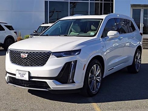 Used 2024 Cadillac XT6 Premium Luxury w/ Technology Package image 7