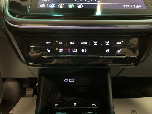 Used 2023 Chevrolet Bolt LT w/ Infotainment Package FWD image 26