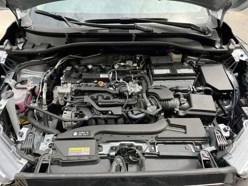 Used 2025 Toyota Corolla Cross LE FWD image 29