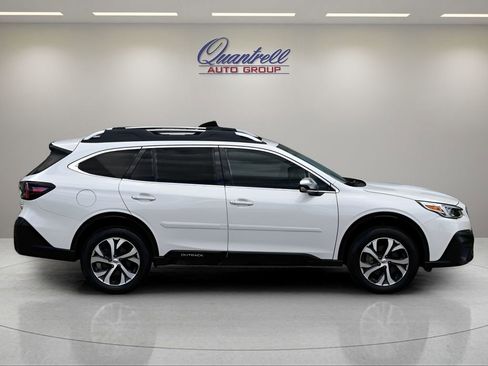 Used 2022 Subaru Outback Touring AWD/4WD image 3