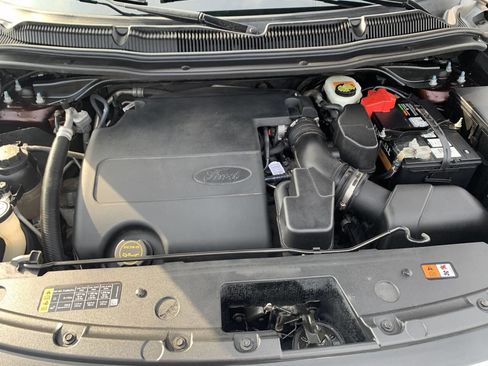 Used 2016 Ford Explorer XLT w/ Equipment Group 202A image 41