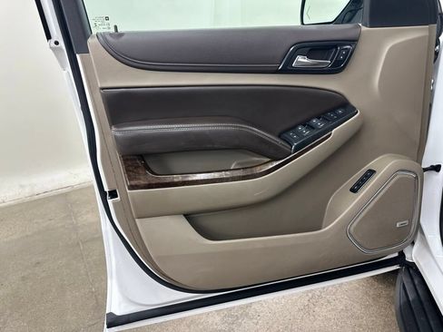 Used 2017 Chevrolet Suburban LT w/ Luxury Package AWD/4WD image 35