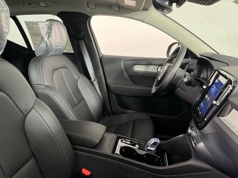 New 2025 Volvo XC40 B5 Ultra w/ Protection Package Premier image 5