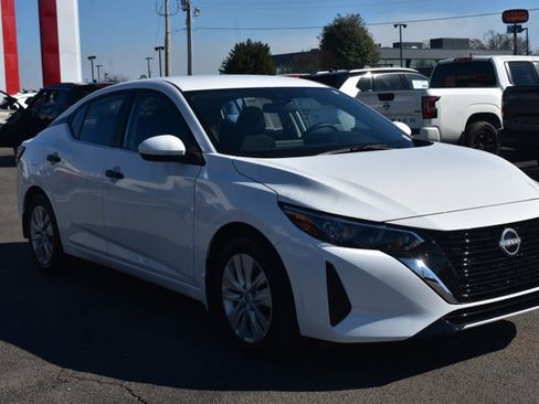 Used 2025 Nissan Sentra S image 3