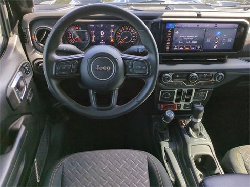 Used 2024 Jeep Gladiator Mojave image 15