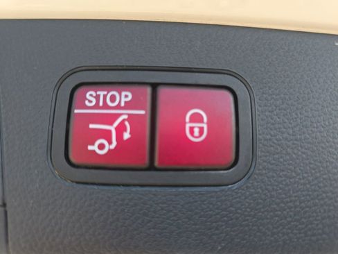 Certified 2021 Mercedes-Benz GLC 300 4MATIC image 21