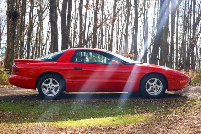 Used 1997 Pontiac Firebird Coupe w/ Opt Pkg RWD image 9