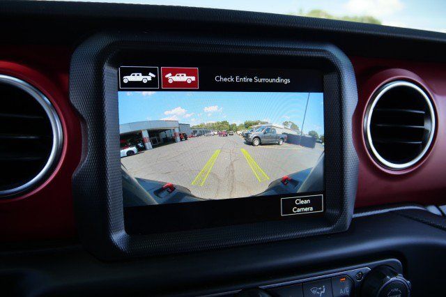 Used 2021 Jeep Gladiator Rubicon AWD/4WD image 20