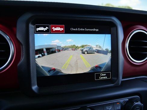 Used 2021 Jeep Gladiator Rubicon AWD/4WD image 20