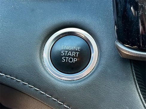 Used 2024 Toyota Highlander LE image 21