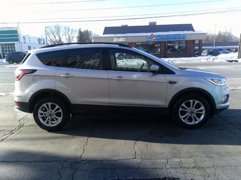 Used 2018 Ford Escape SEL image 6