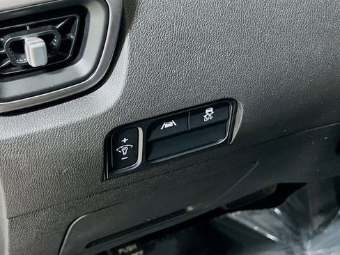 Certified 2022 Kia Sorento S w/ Panoramic Sunroof Package image 10