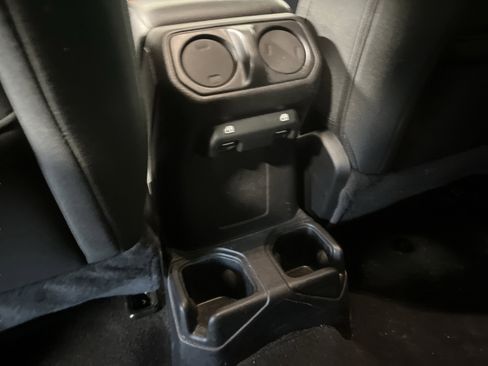 Used 2022 Jeep Wrangler Unlimited Sport image 27
